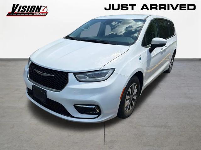 2023 Chrysler Pacifica Hybrid Touring L for sale in Rochester, NY