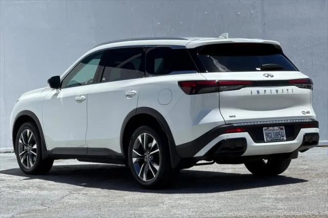2023 INFINITI QX60 LUXE AWD