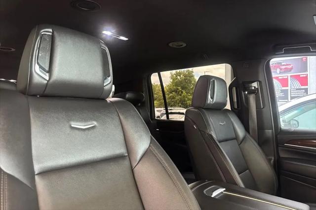 2023 Cadillac Escalade ESV 4WD Luxury