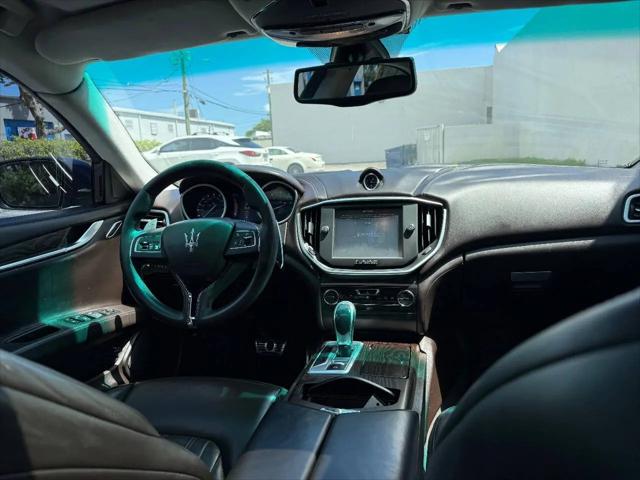 2015 Maserati Ghibli Standard