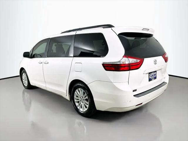 2017 Toyota Sienna XLE 8 Passenger