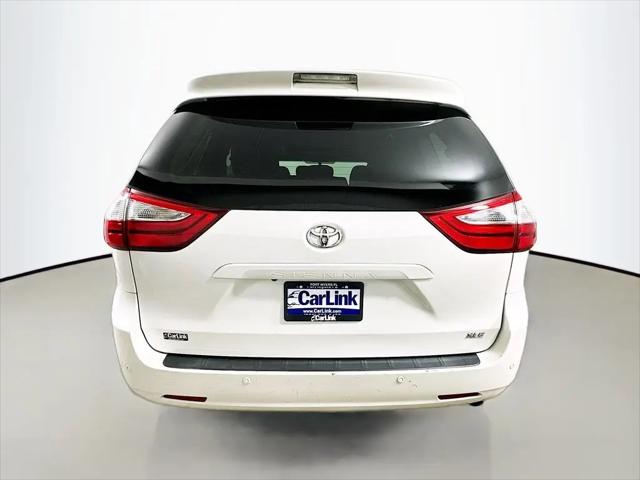 2017 Toyota Sienna XLE 8 Passenger