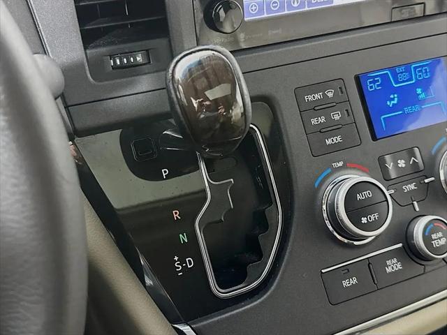 2017 Toyota Sienna XLE 8 Passenger