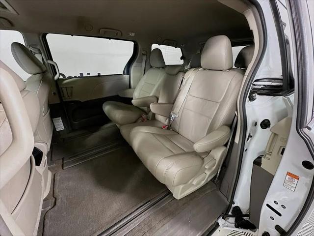 2017 Toyota Sienna XLE 8 Passenger