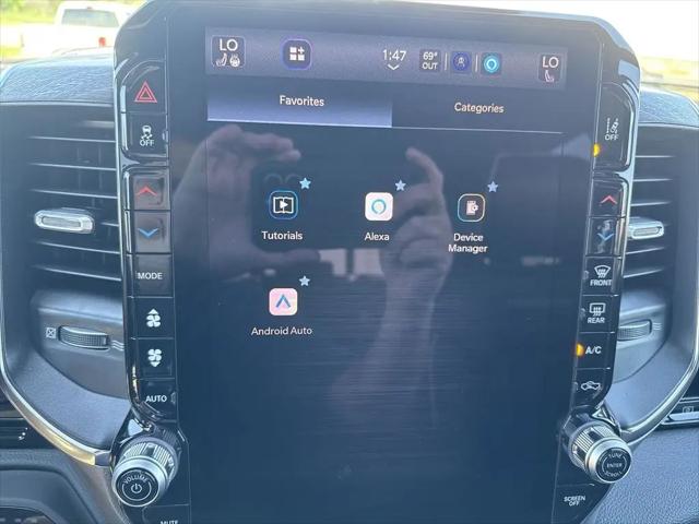 2026 Ram 1500 Laramie Crew Cab 4x4 5'7" Box