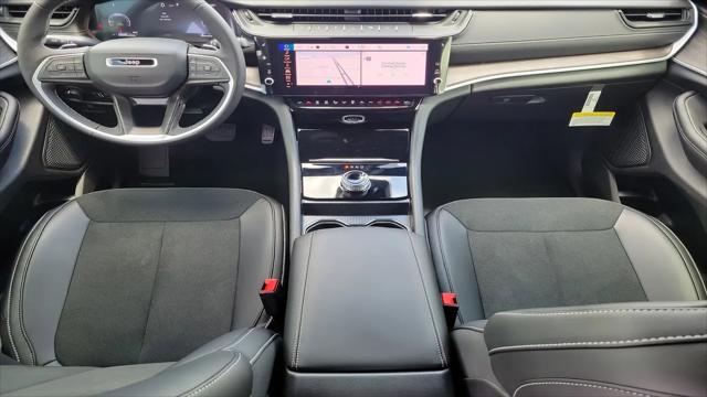 2026 Jeep Grand Cherokee L Altitude 4x2