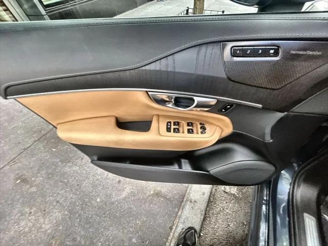 2025 Volvo XC90 Plug-In Hybrid T8 Ultra 7-Seater