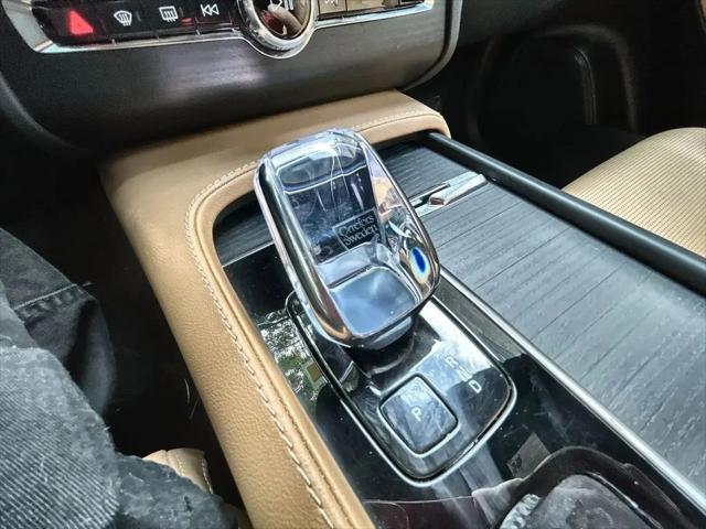 2025 Volvo XC90 Plug-In Hybrid T8 Ultra 7-Seater