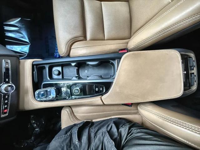 2025 Volvo XC90 Plug-In Hybrid T8 Ultra 7-Seater