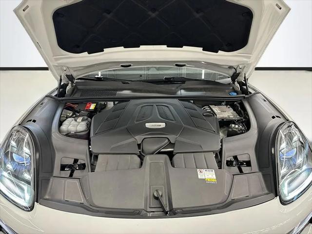 2022 Porsche Cayenne Cayenne