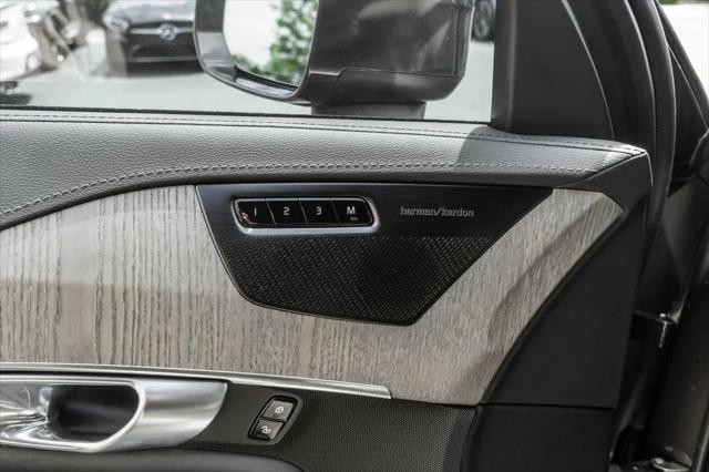 2024 Volvo XC90 B6 Ultimate Bright Theme 7-Seater