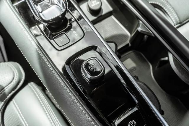 2024 Volvo XC90 B6 Ultimate Bright Theme 7-Seater