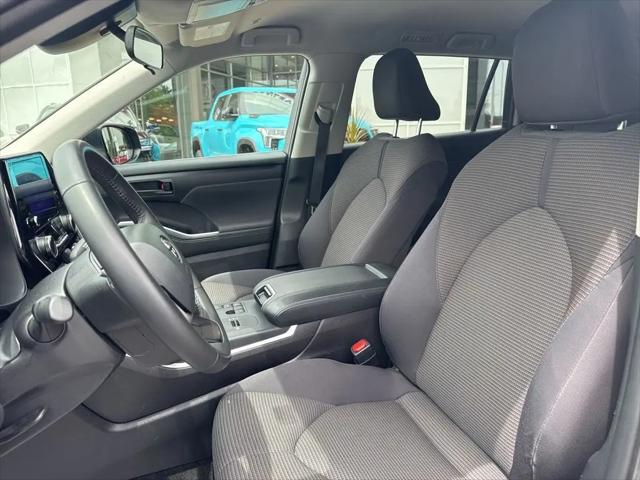 2025 Toyota Highlander LE