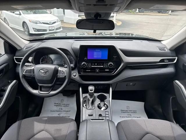 2025 Toyota Highlander LE
