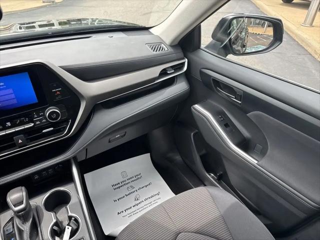 2025 Toyota Highlander LE