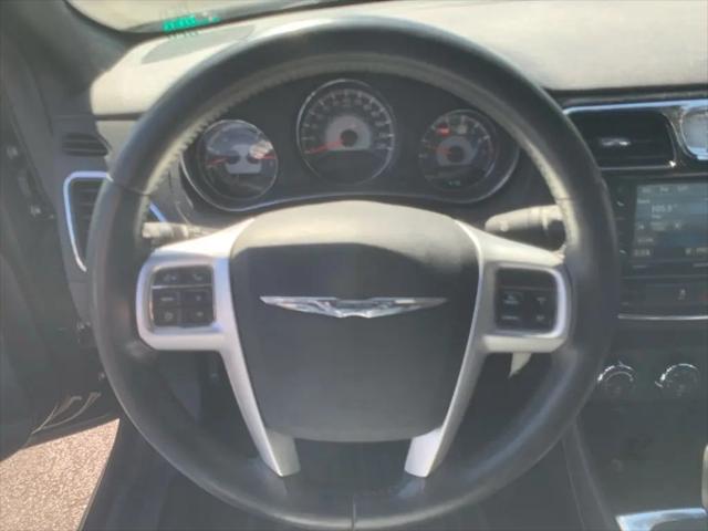 2013 Chrysler 200 Touring