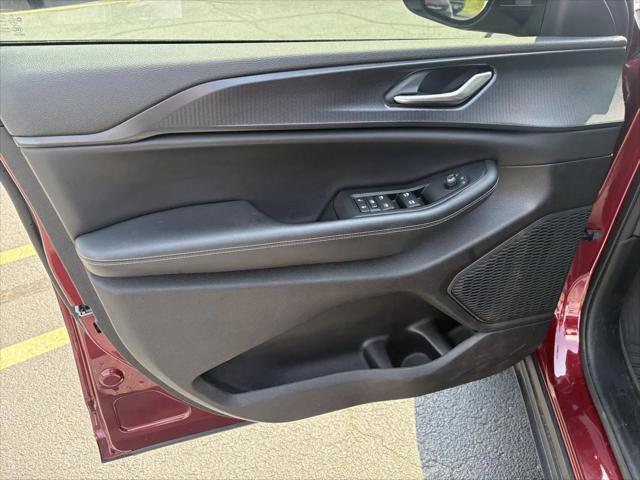2023 Jeep Grand Cherokee L Laredo 4x4
