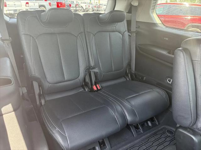 2023 Jeep Grand Cherokee L Laredo 4x4