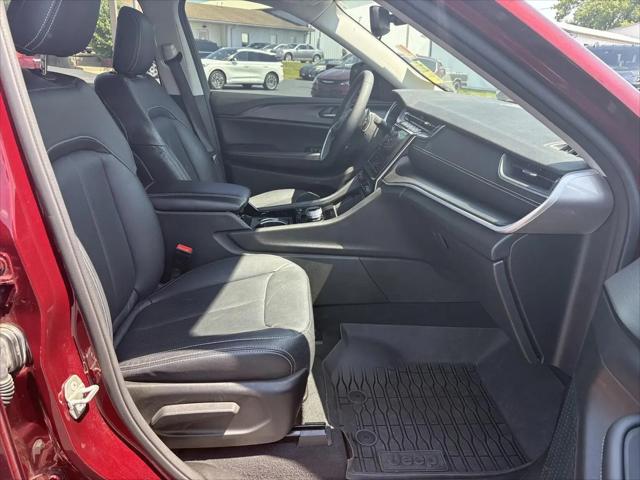 2023 Jeep Grand Cherokee L Laredo 4x4