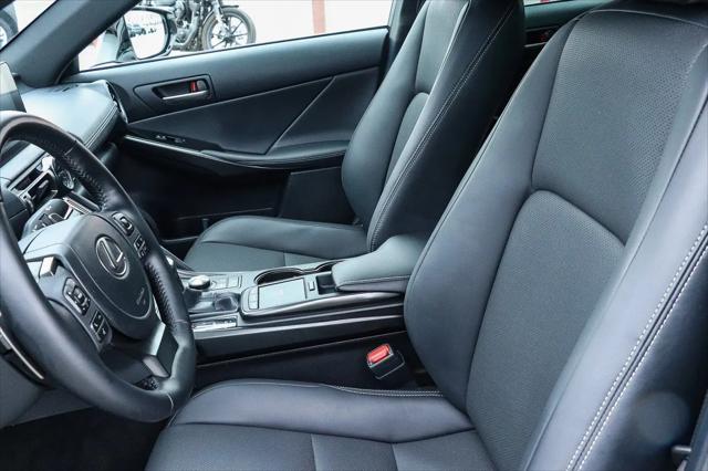 2025 Lexus IS 300 F SPORT Design