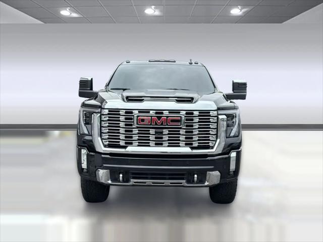 2024 GMC Sierra 2500HD 4WD Crew Cab Standard Bed Denali