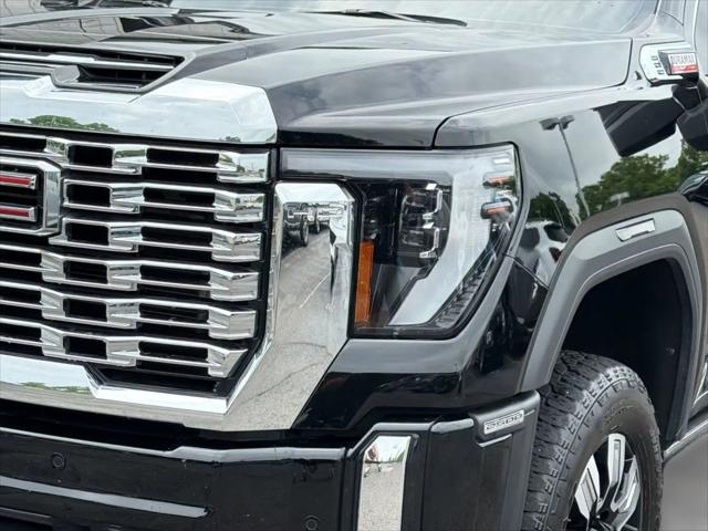 2024 GMC Sierra 2500HD 4WD Crew Cab Standard Bed Denali