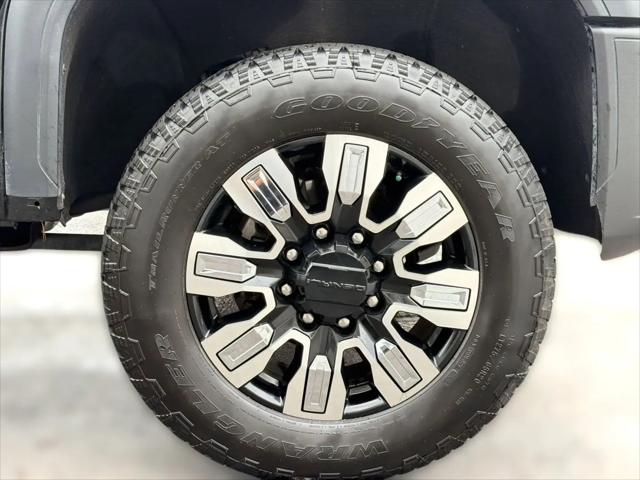 2024 GMC Sierra 2500HD 4WD Crew Cab Standard Bed Denali