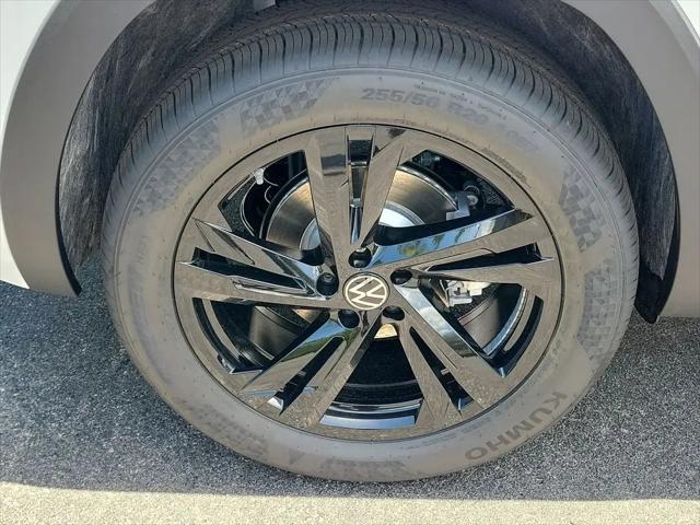 2026 Volkswagen Atlas Cross Sport SEL R-Line Black