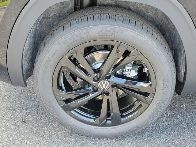 2026 Volkswagen Atlas Cross Sport SEL R-Line Black