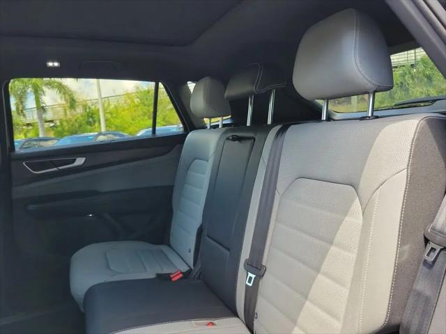 2026 Volkswagen Atlas Cross Sport SEL R-Line Black