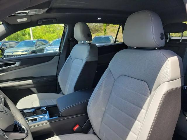 2026 Volkswagen Atlas Cross Sport SEL R-Line Black