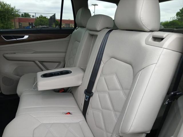 2026 Volkswagen Atlas SE with Technology