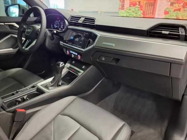 2024 Audi Q3 Premium 45 TFSI S line quattro Tiptronic