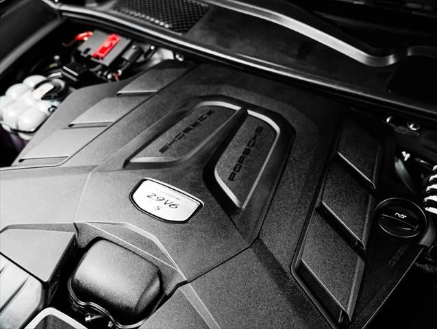 2023 Porsche Cayenne S Platinum Edition