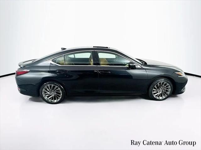 2024 Lexus ES 300h Luxury