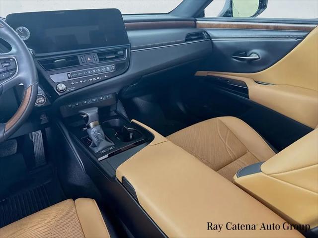 2024 Lexus ES 300h Luxury