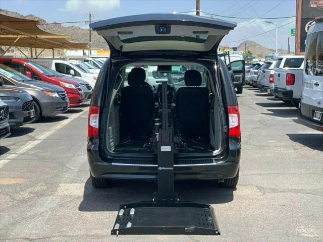 2015 Chrysler Town & Country Touring-L
