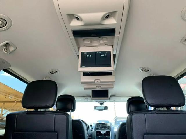2015 Chrysler Town & Country Touring-L