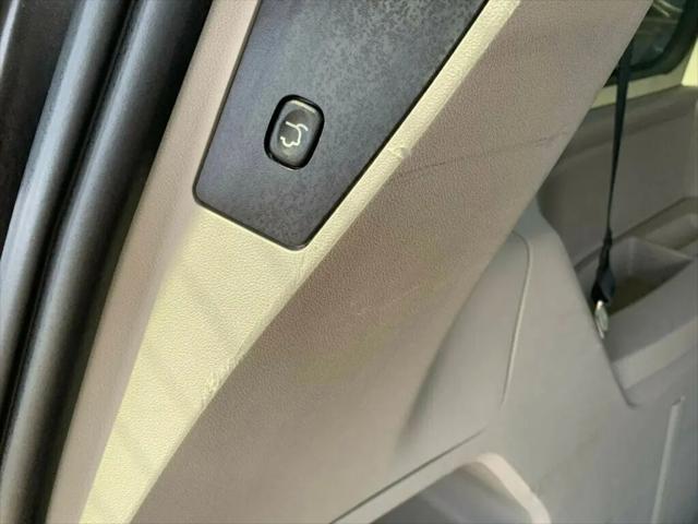 2015 Chrysler Town & Country Touring-L