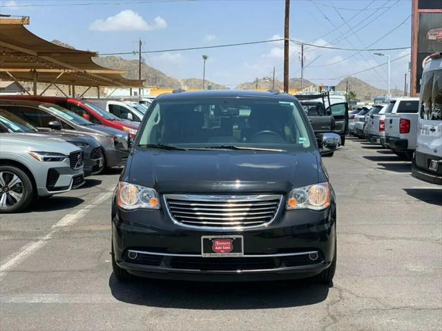 2015 Chrysler Town & Country Touring-L