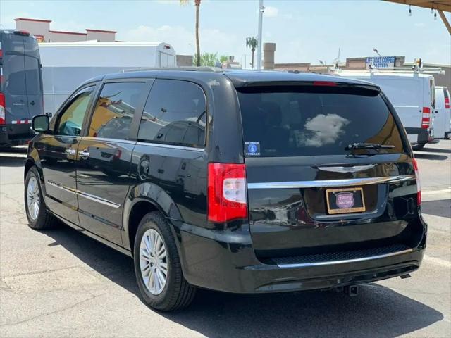 2015 Chrysler Town & Country Touring-L
