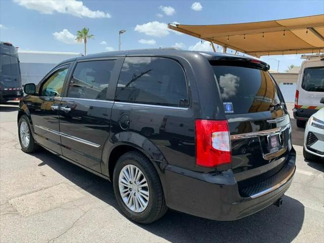 2015 Chrysler Town & Country Touring-L