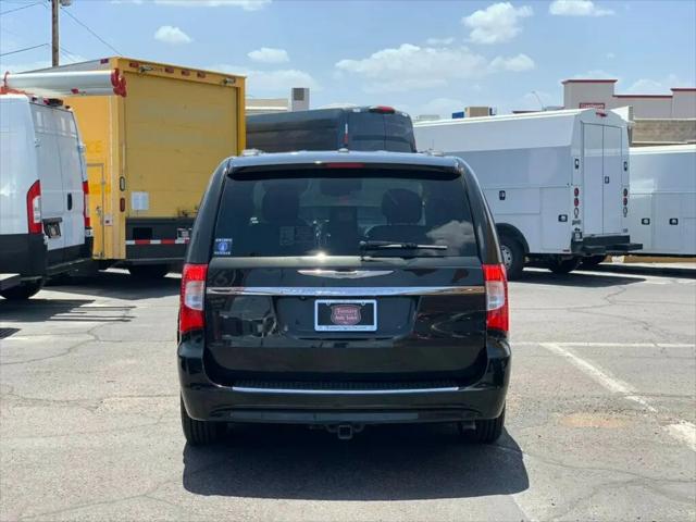2015 Chrysler Town & Country Touring-L