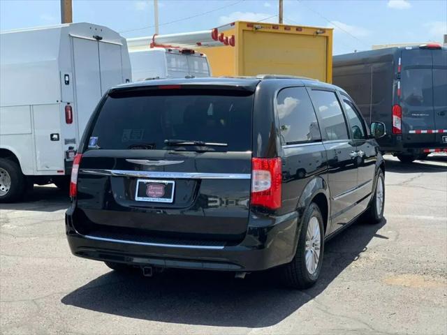 2015 Chrysler Town & Country Touring-L