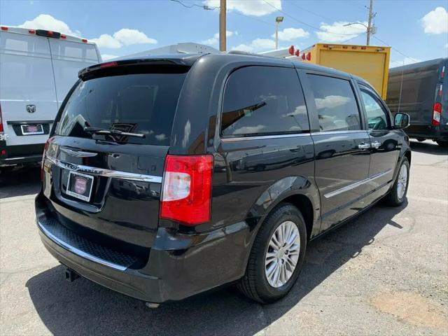 2015 Chrysler Town & Country Touring-L