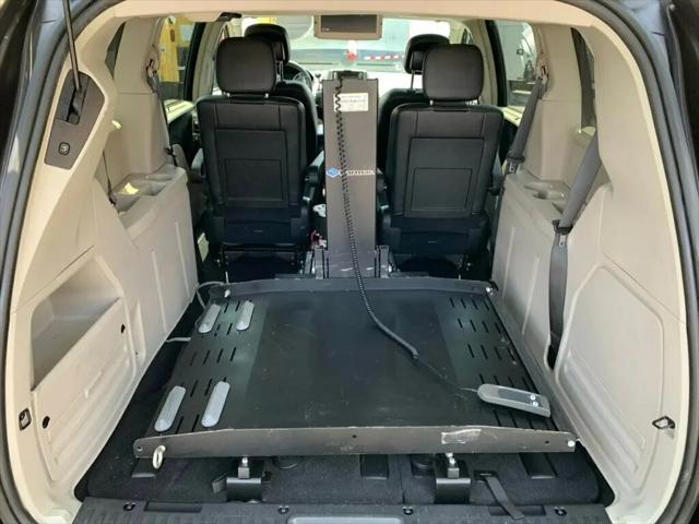 2015 Chrysler Town & Country Touring-L