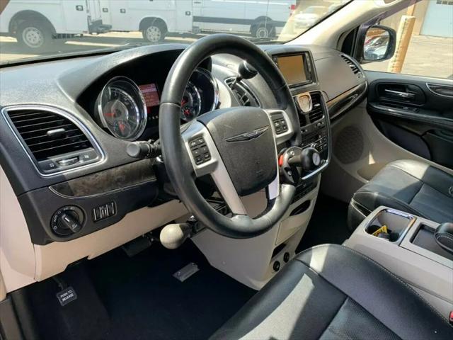 2015 Chrysler Town & Country Touring-L