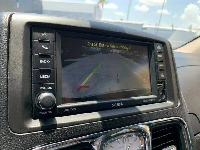 2015 Chrysler Town & Country Touring-L