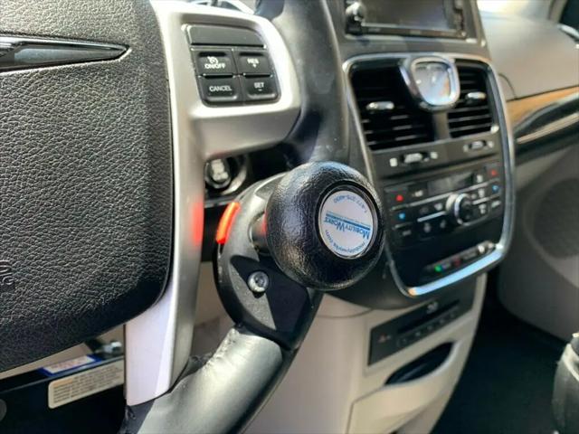 2015 Chrysler Town & Country Touring-L