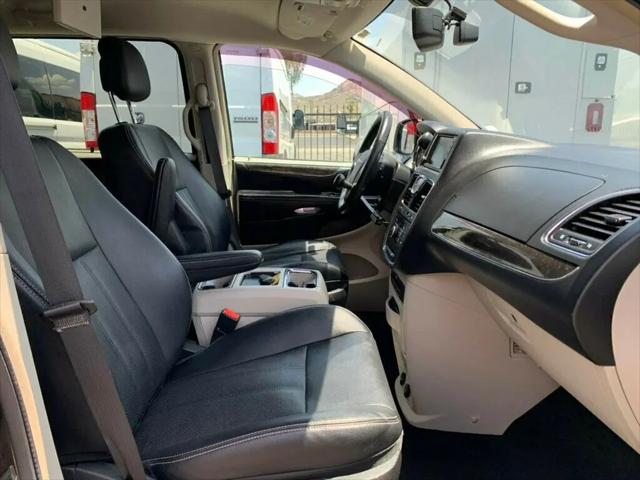 2015 Chrysler Town & Country Touring-L